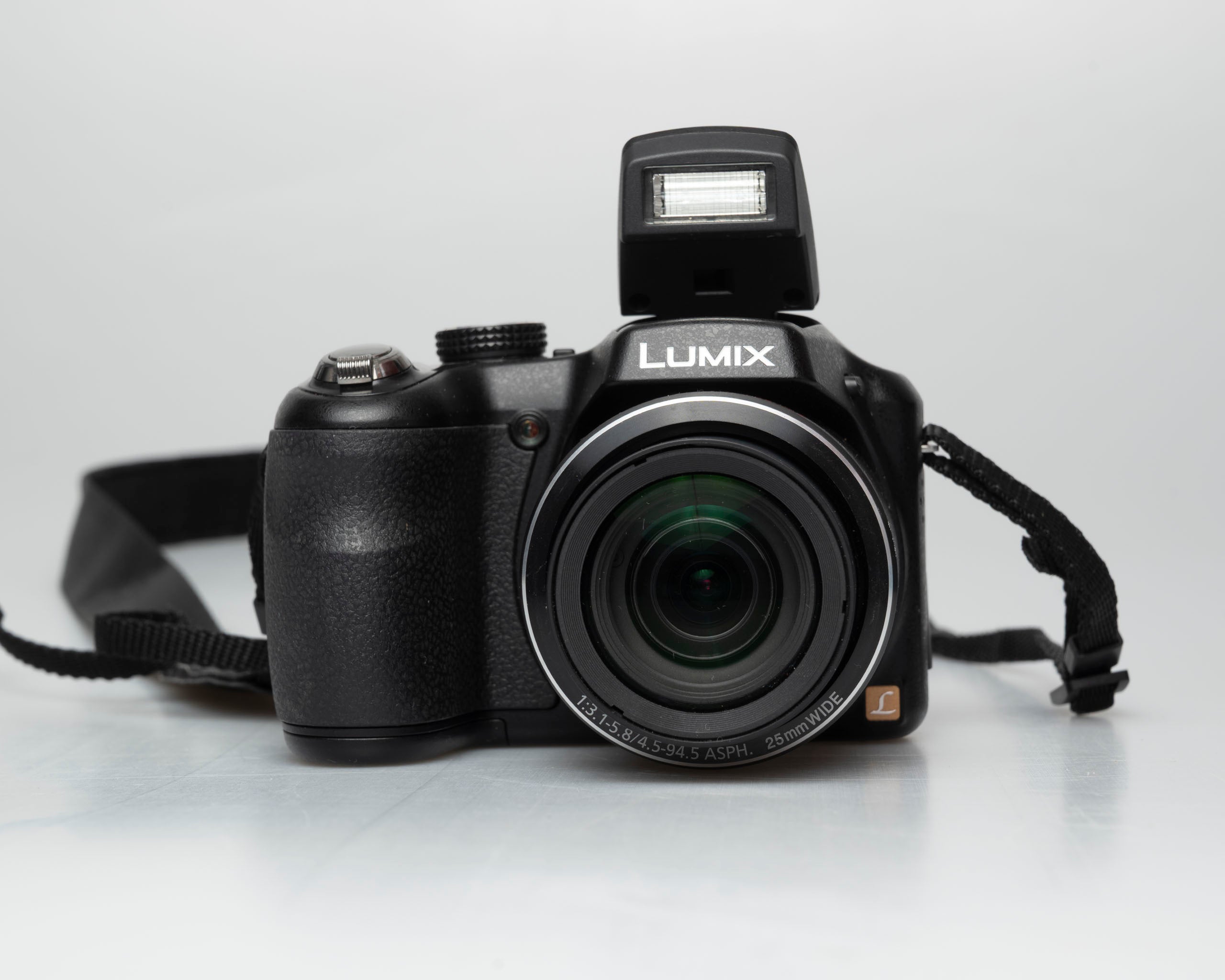 Panasonic Lumix DMC-LZ20 16MP digicam w/ 8GB SD card + original
