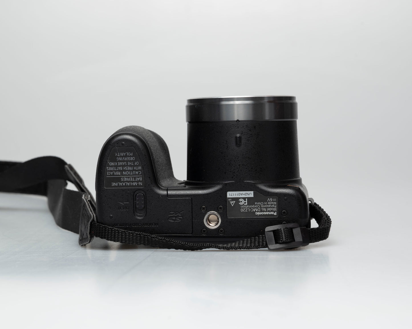 Panasonic Lumix DMC-LZ20 16MP digicam w/ 8GB SD card + original box (serial UN2HA011171)