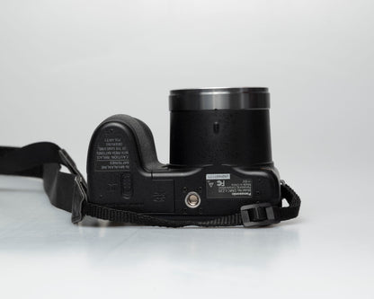 Panasonic Lumix DMC-LZ20 16MP digicam w/ 8GB SD card + original box (serial UN2HA011171)