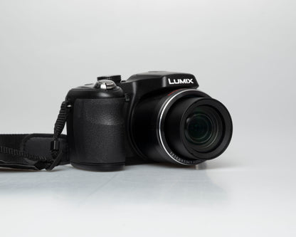 Panasonic Lumix DMC-LZ20 16MP digicam w/ 8GB SD card + original box (serial UN2HA011171)