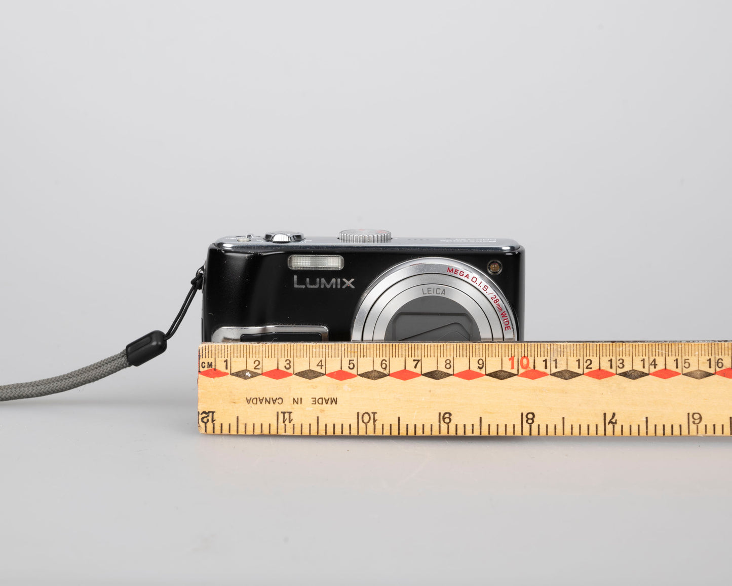 Panasonic Lumix DMC-TZ3 digicam feat/ 7.2 MP CCD sensor + Leica DC Vario-Elmarit lens w/ charger + 2x battery packs