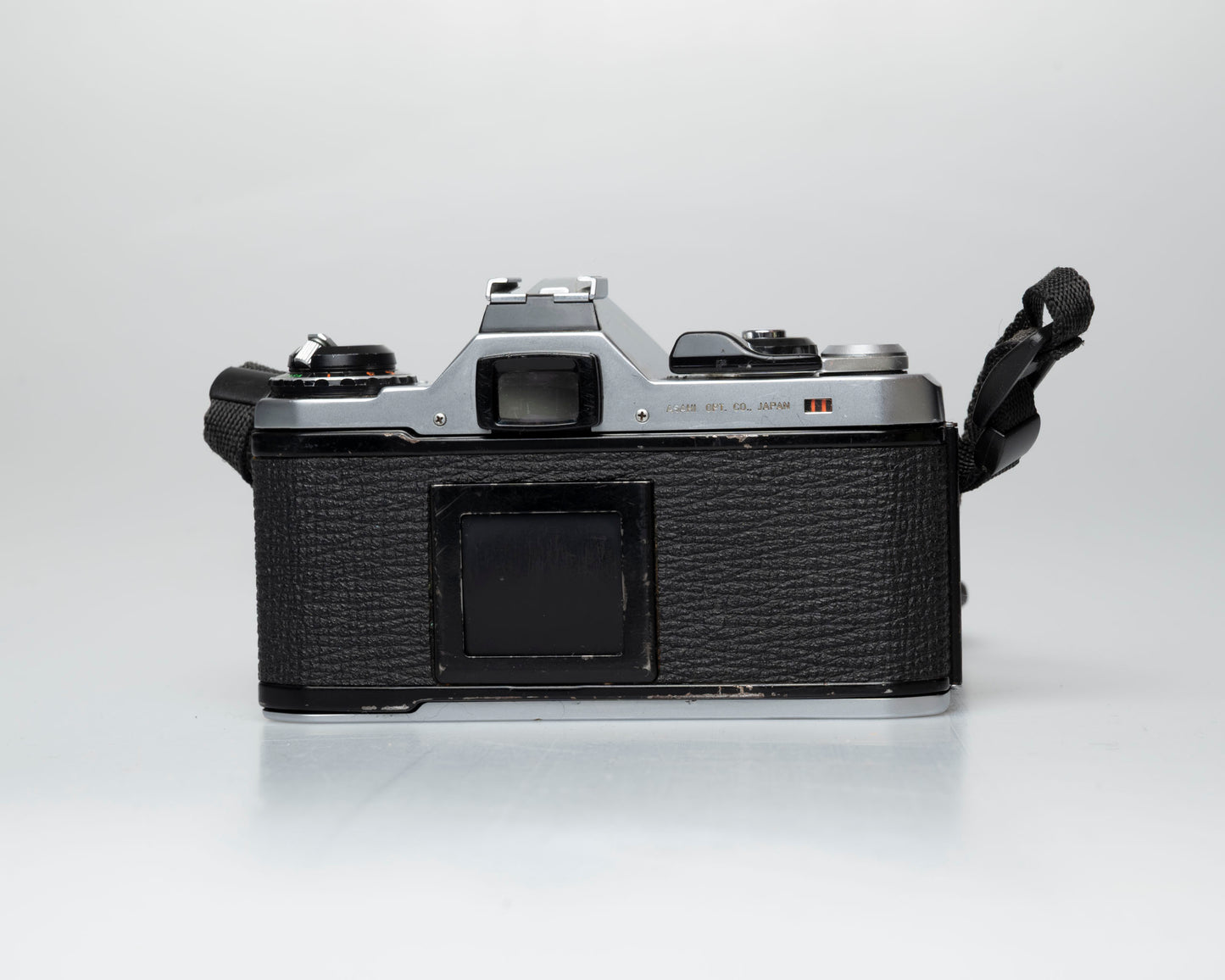 Pentax ME 35mm SLR w/ SMC Pentax M 50mm f2 lens (serial 3704402)