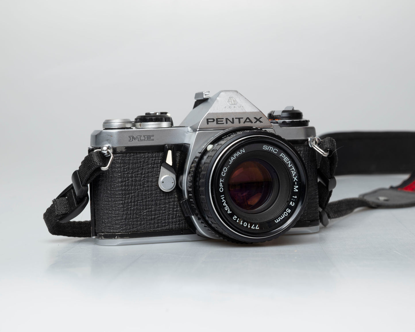 Pentax ME 35mm SLR w/ SMC Pentax M 50mm f2 lens (serial 3704402)