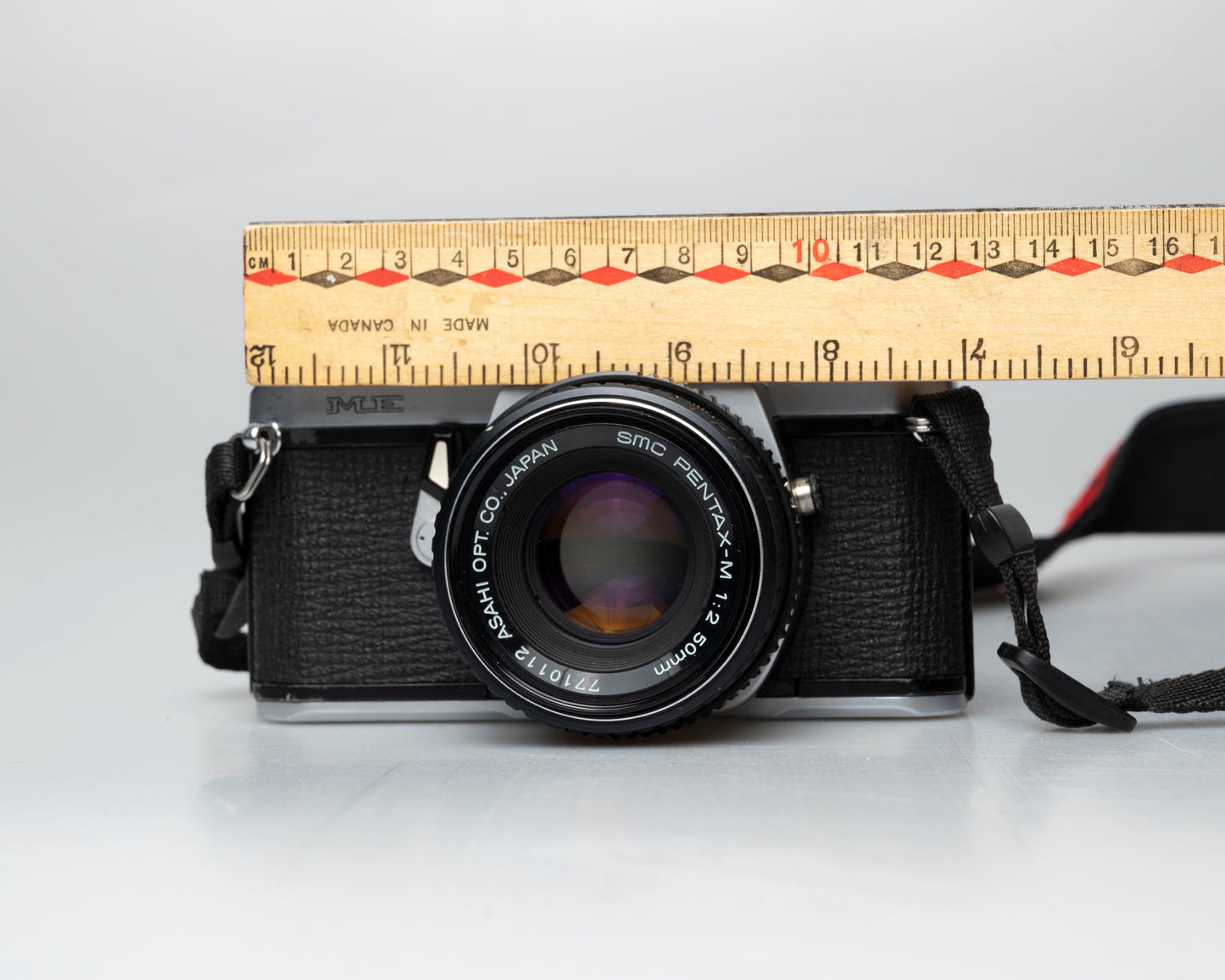 Pentax ME 35mm SLR w/ SMC Pentax M 50mm f2 lens (serial 3704402)