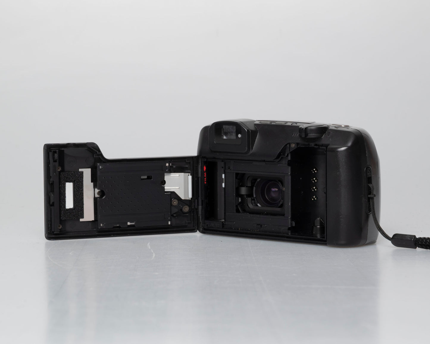 Pentax Espio 80V 35mm camera w/ case (serial 4285642)