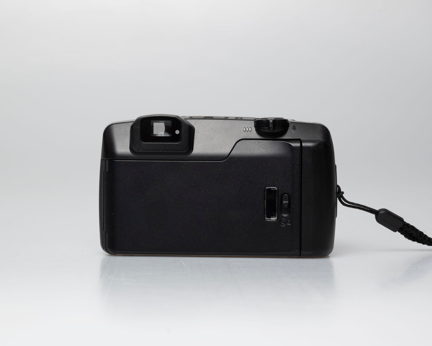 Pentax Espio 95S 35mm camera w/ case (serial 33647508)