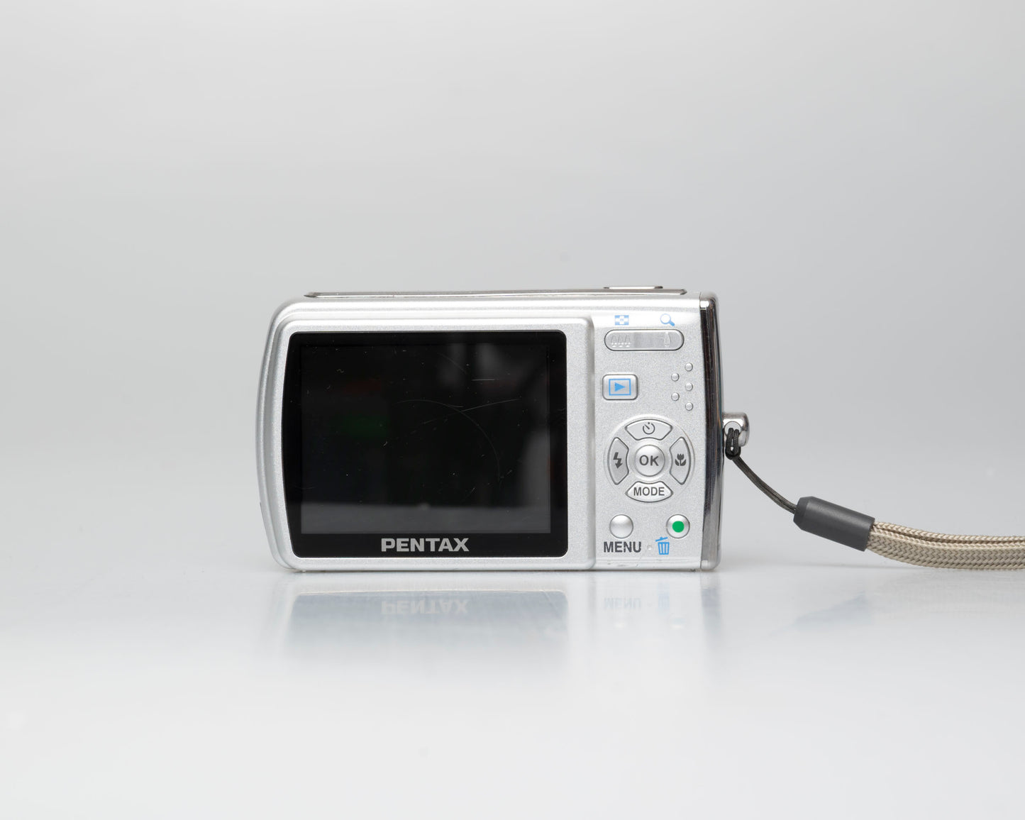 Pentax Optio M40 8 megapixel digicam w/ 8GB SD card + battery + charger (serial 9303499)