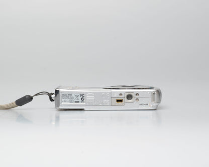 Pentax Optio M40 8 megapixel digicam w/ 8GB SD card + battery + charger (serial 9303499)