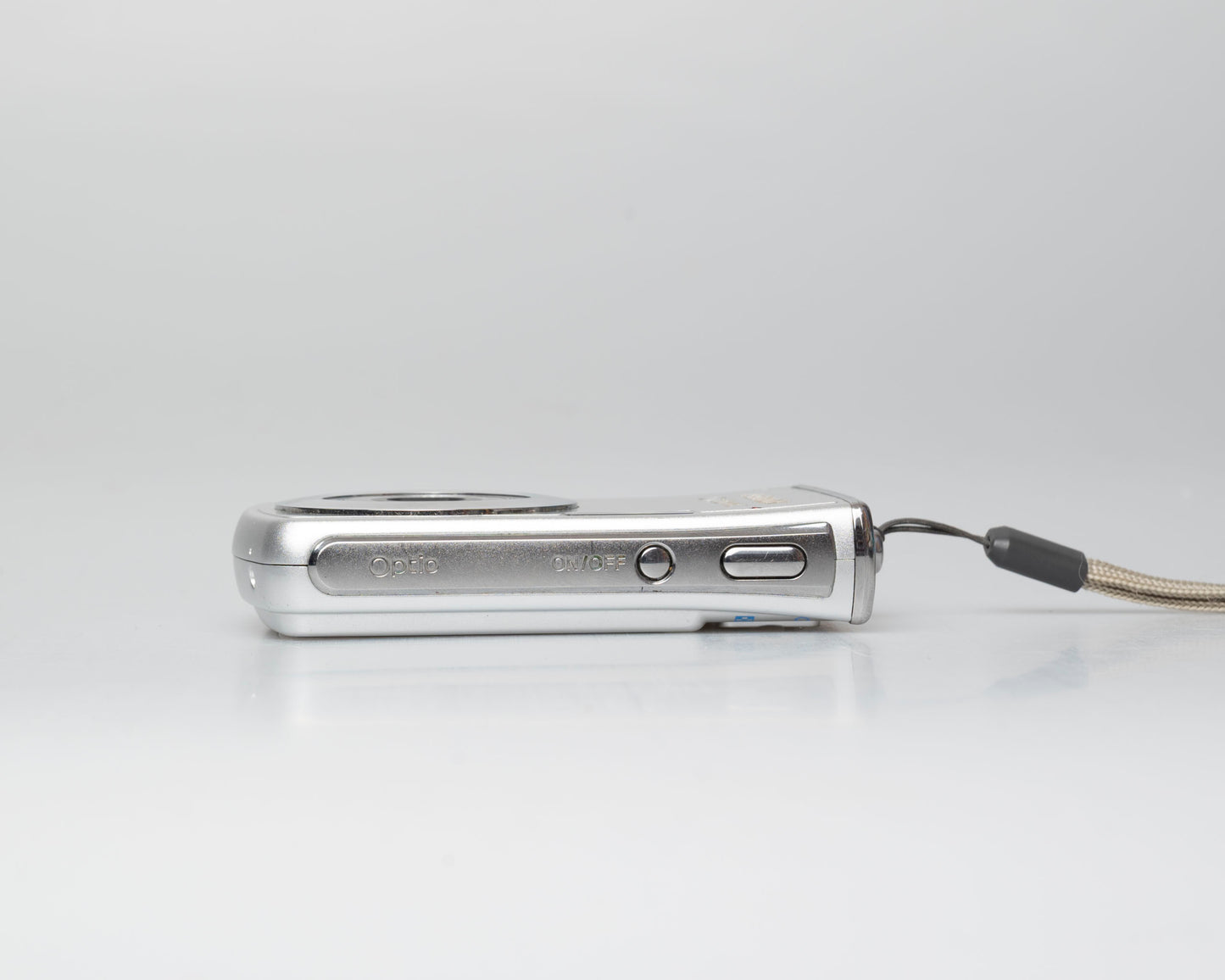 Pentax Optio M40 8 megapixel digicam w/ 8GB SD card + battery + charger (serial 9303499)