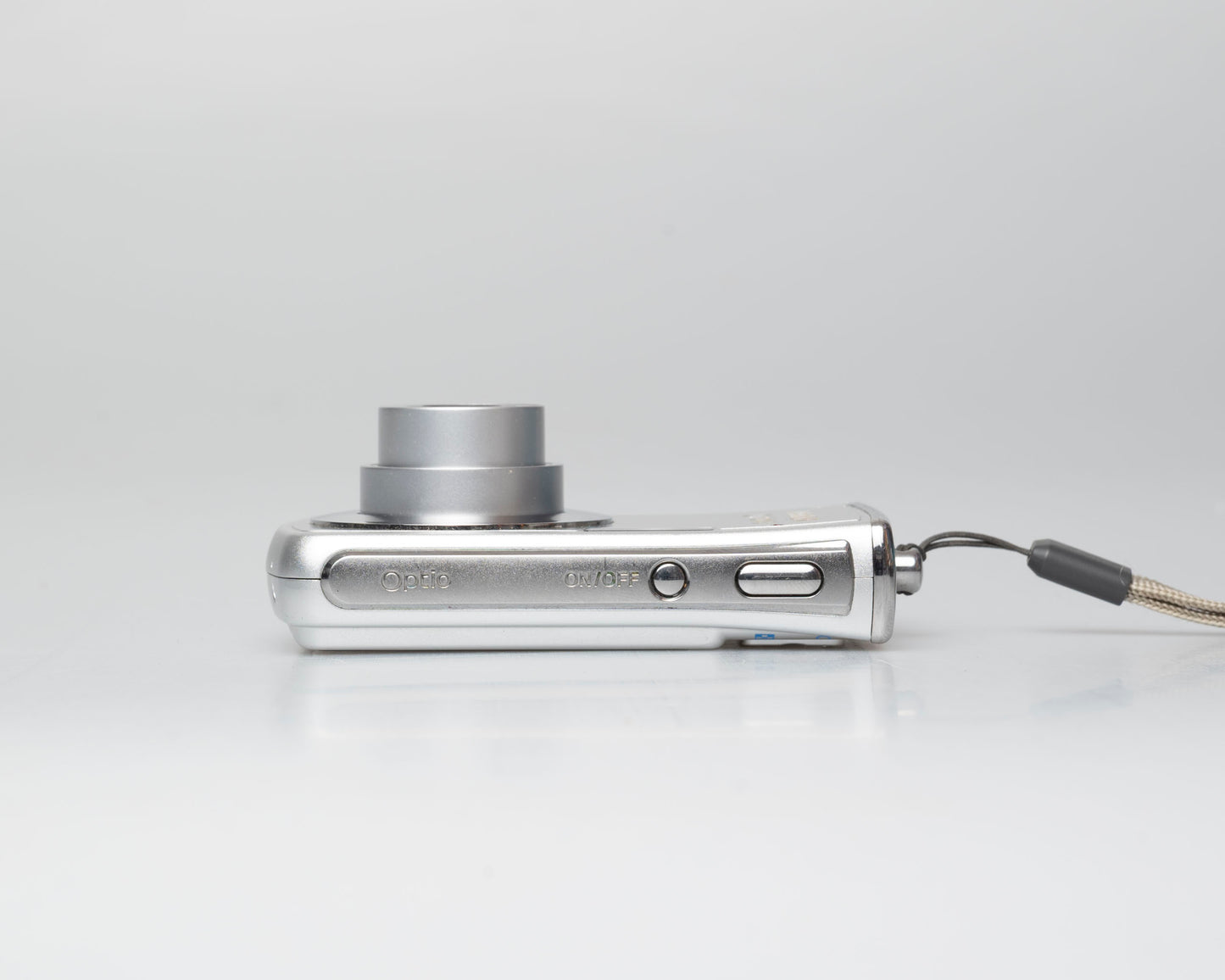 Pentax Optio M40 8 megapixel digicam w/ 8GB SD card + battery + charger (serial 9303499)