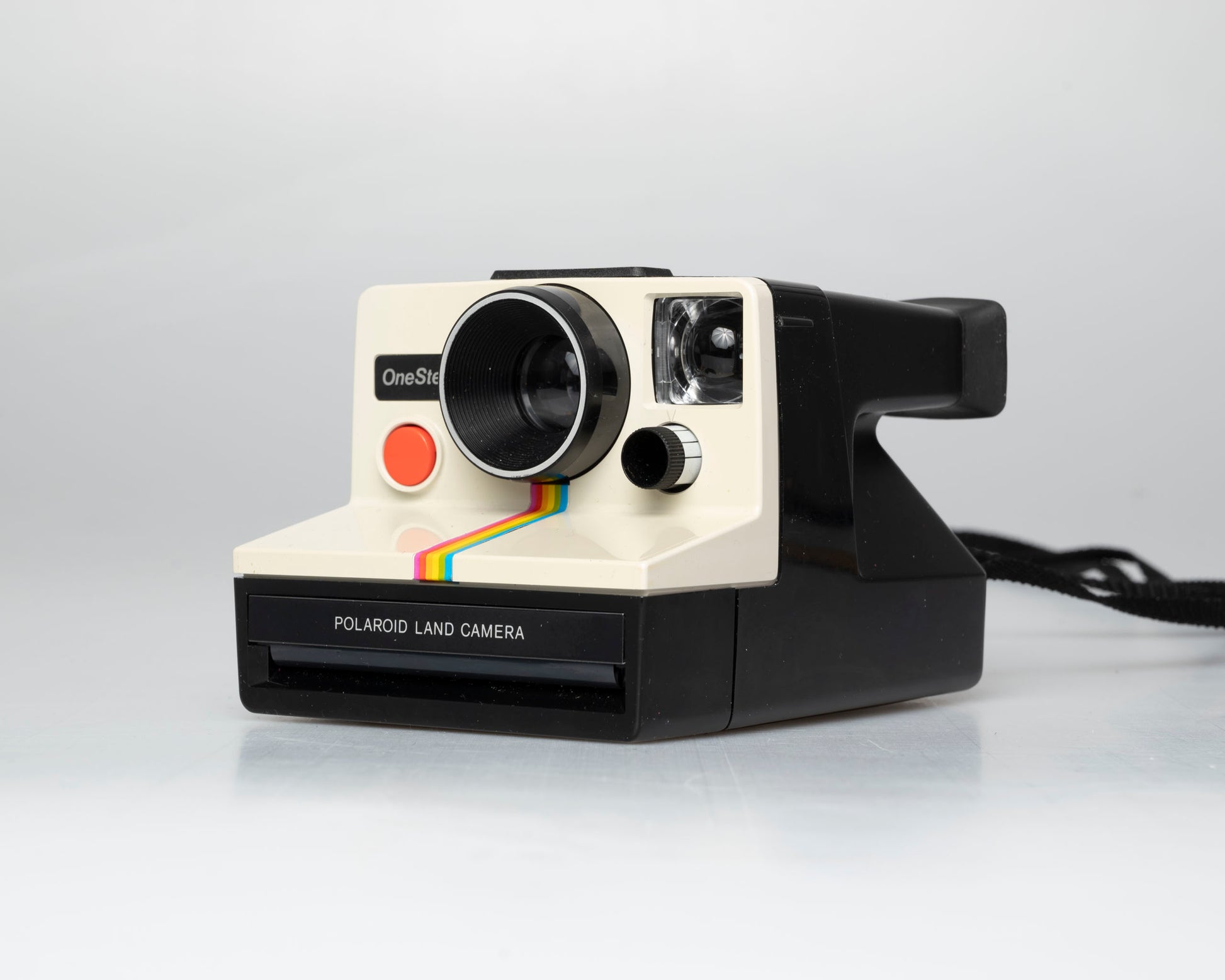 Polaroid One Step (original) uses SX-70 instant film (serial CVC914DA)