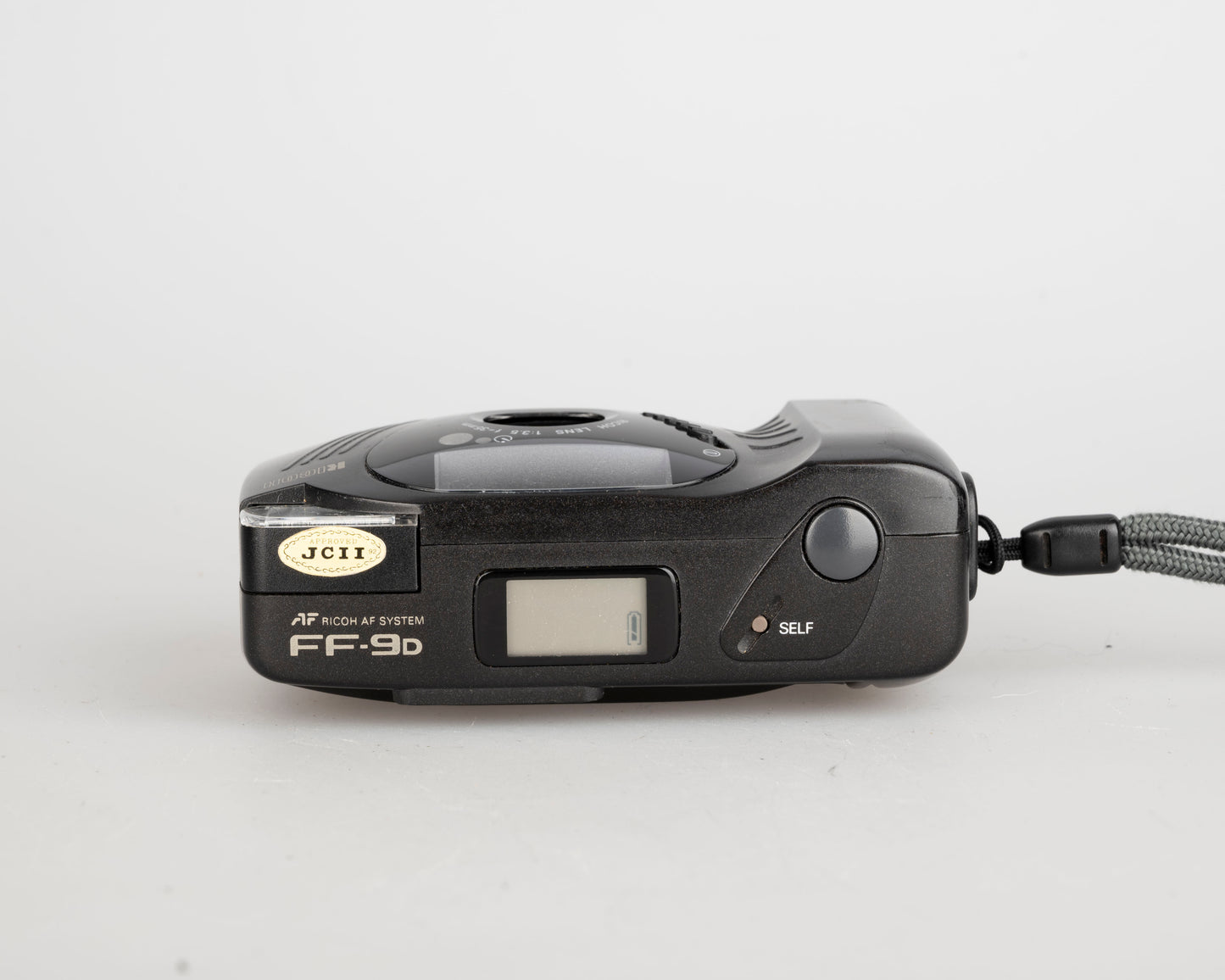 Ricoh FF-9D compact 35mm film camera w/ case (serial 38192708)