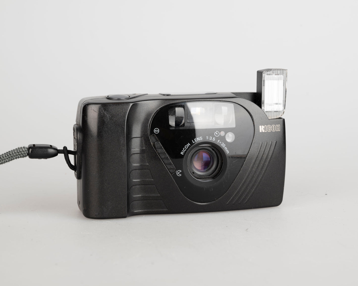 Ricoh FF-9D compact 35mm film camera w/ case (serial 38192708)