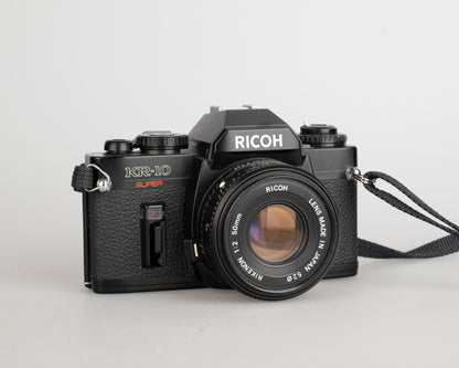 Appareil photo reflex Ricoh KR-10 Super 35 mm + objectif Rikenon 50 mm 1:2 (série 79408046)
