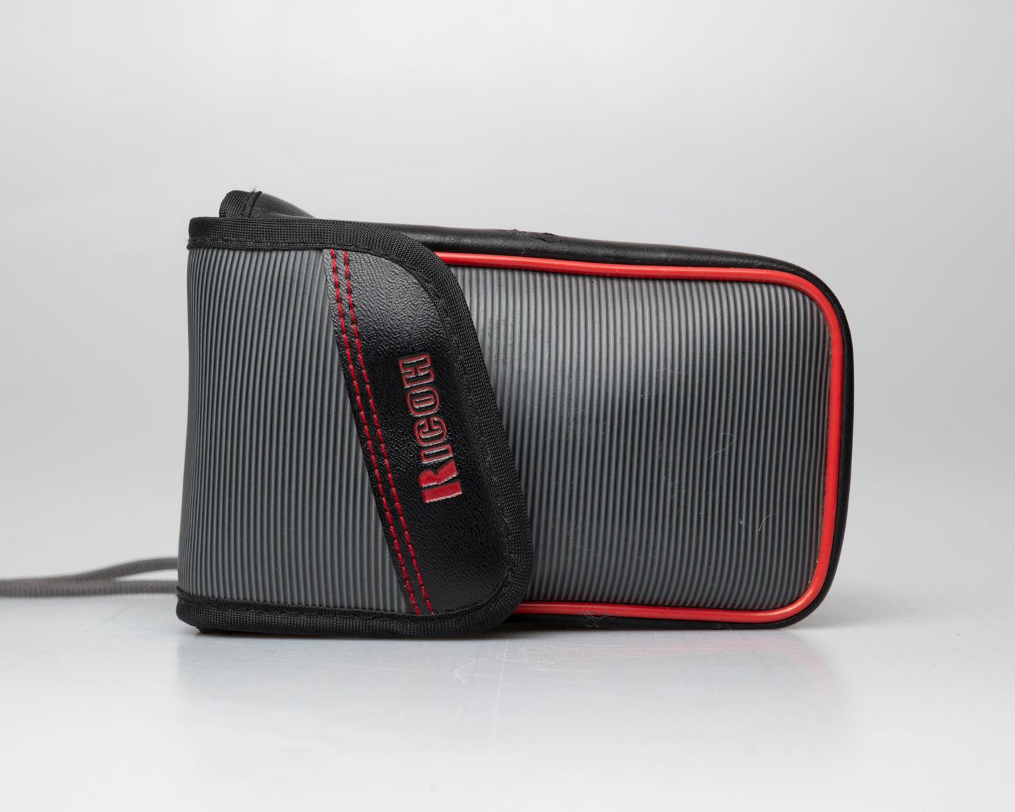 Ricoh L-20 35mm camera w/ case and manual (serial 76229655)