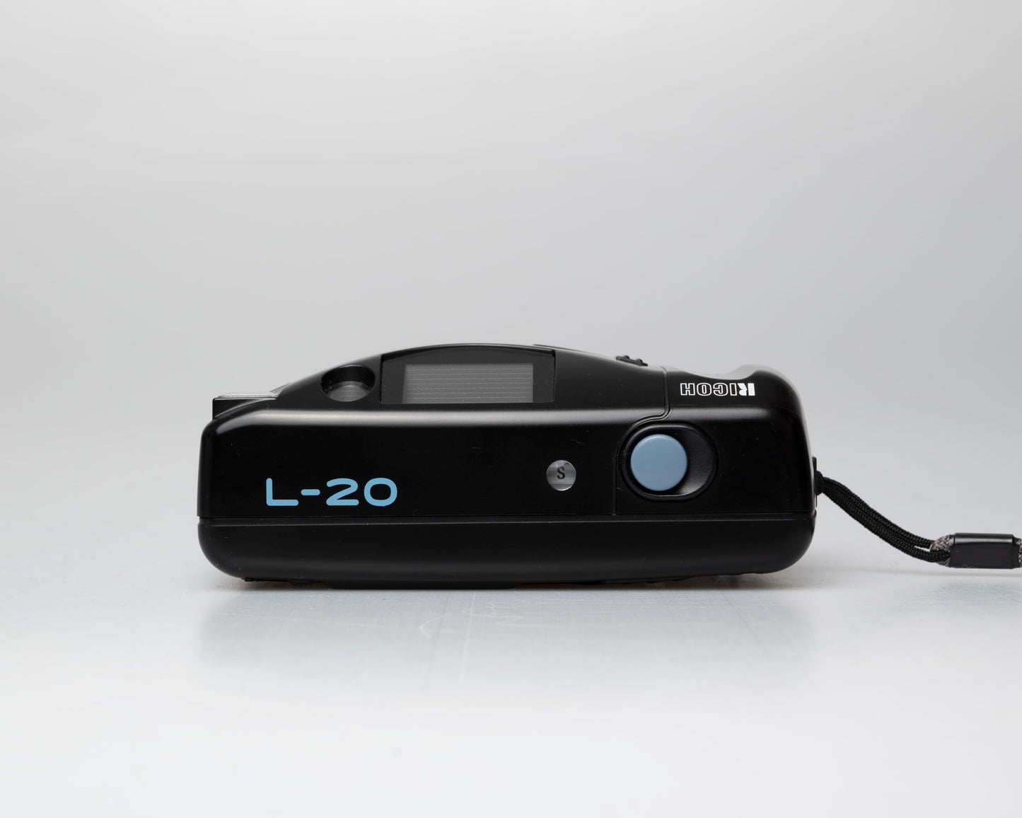 Ricoh L-20 35mm camera w/ case and manual (serial 76229655)