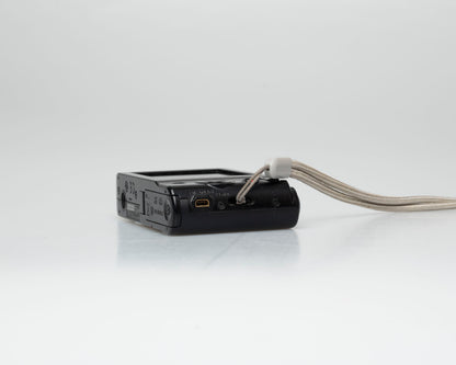 Sony Cyber-Shot DSC-W800 20MP digicam w/ 8 GB memory card + charger + battery (serial 0520910)