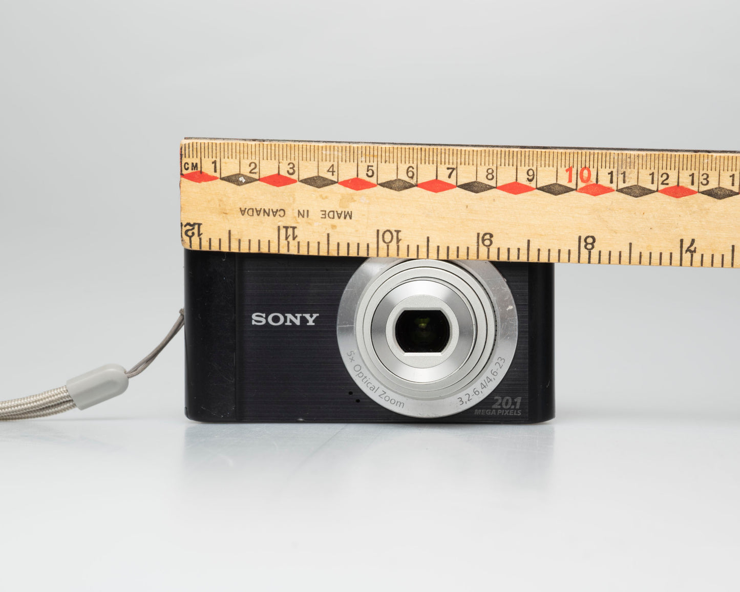 Sony Cyber-Shot DSC-W800 20MP digicam w/ 8 GB memory card + charger + battery (serial 0520910)