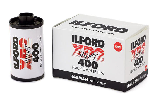 Film négatif super noir et blanc Ilford XP2 (35 mm, 24 poses, ISO 400, processus C-41)