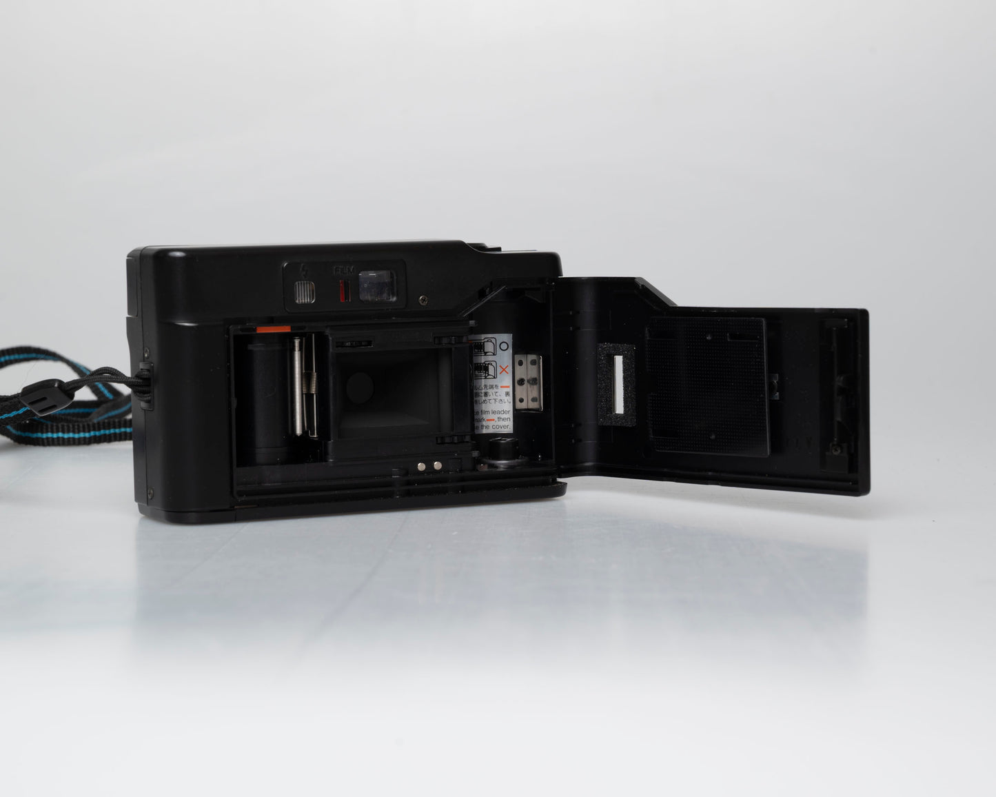 Yashica Auto Focus Motor II appareil photo 35mm à mise au point automatique avec étui (numéro de série 5256024)