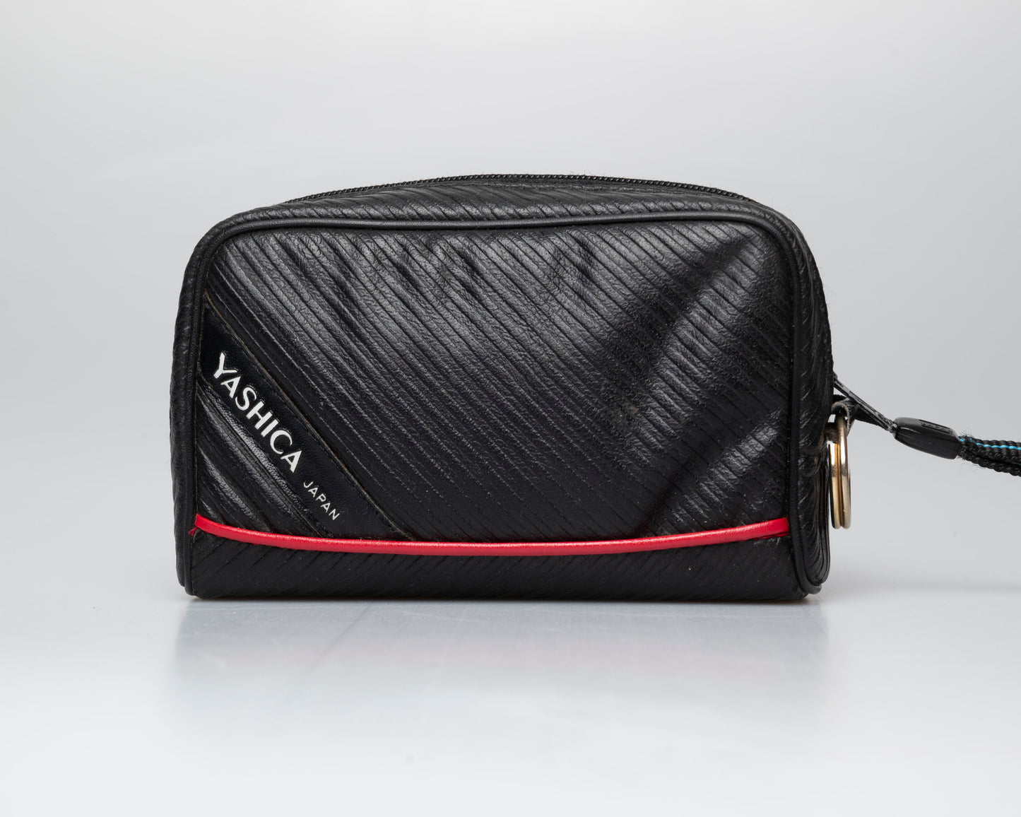 Yashica Auto Focus Motor II appareil photo 35mm à mise au point automatique avec étui (numéro de série 5256024)