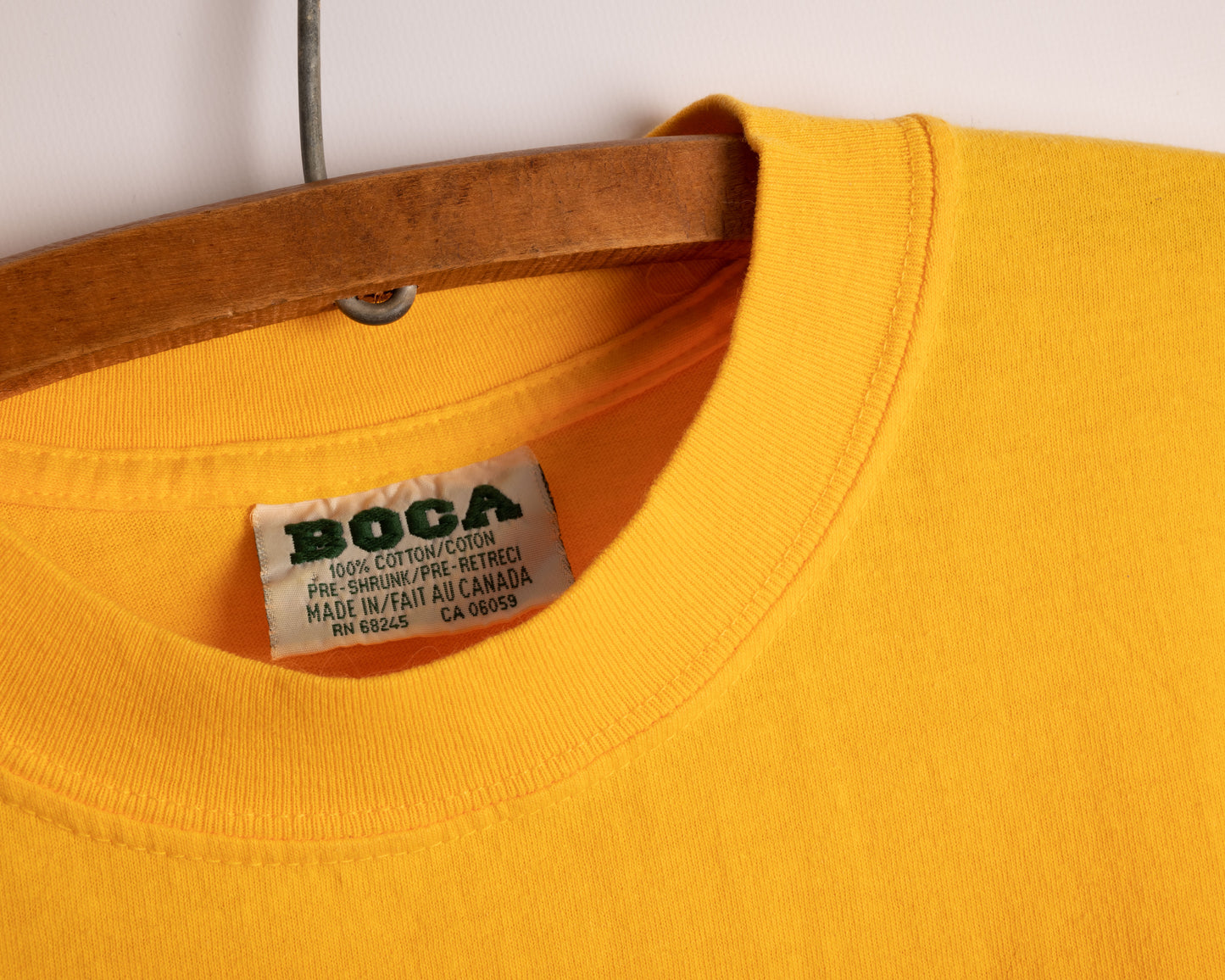 T-shirt jaune BOCA - fabriqué au Canada - grand
