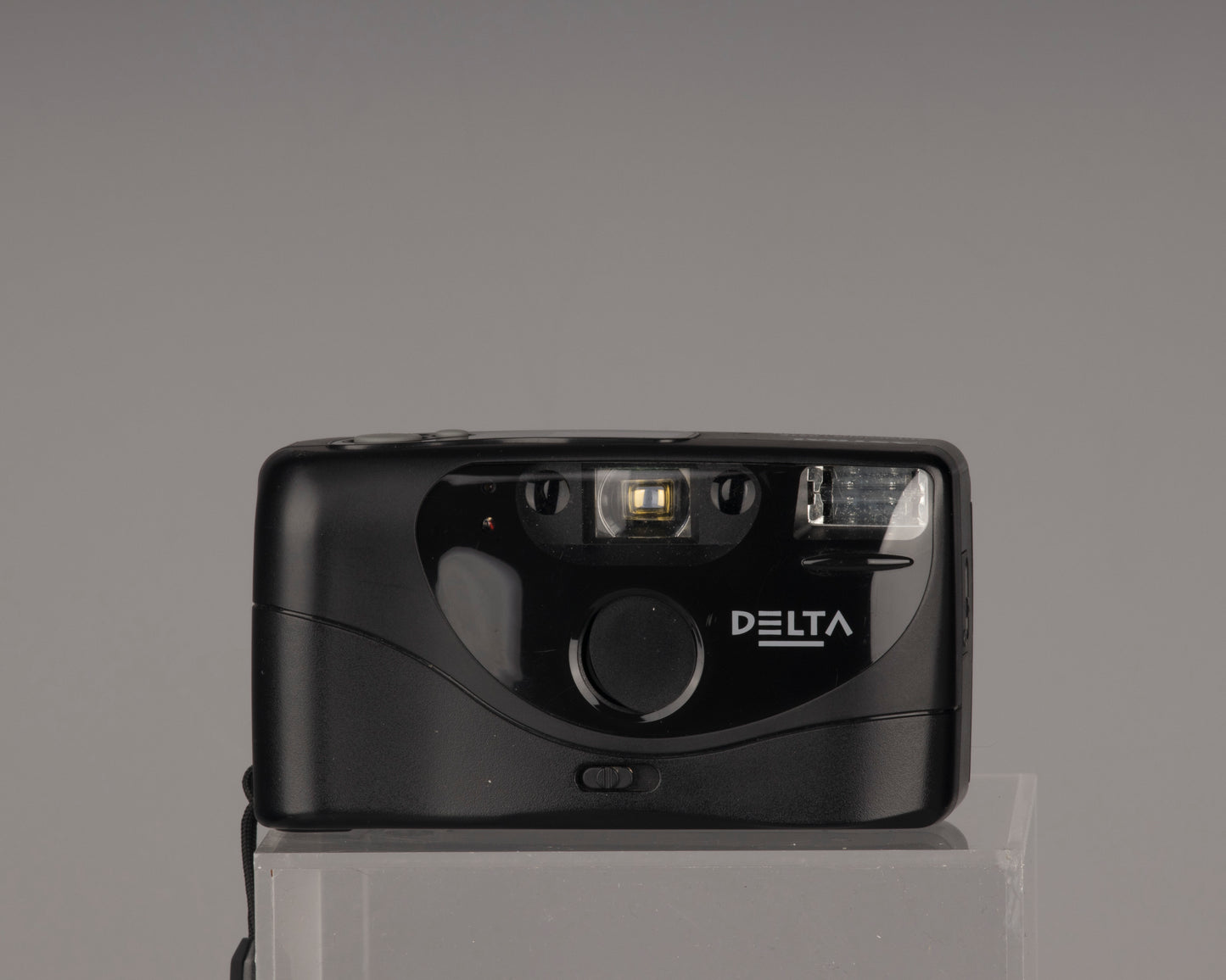 Appareil photo argentique Astral Delta Autofocus 35 mm avec étui
