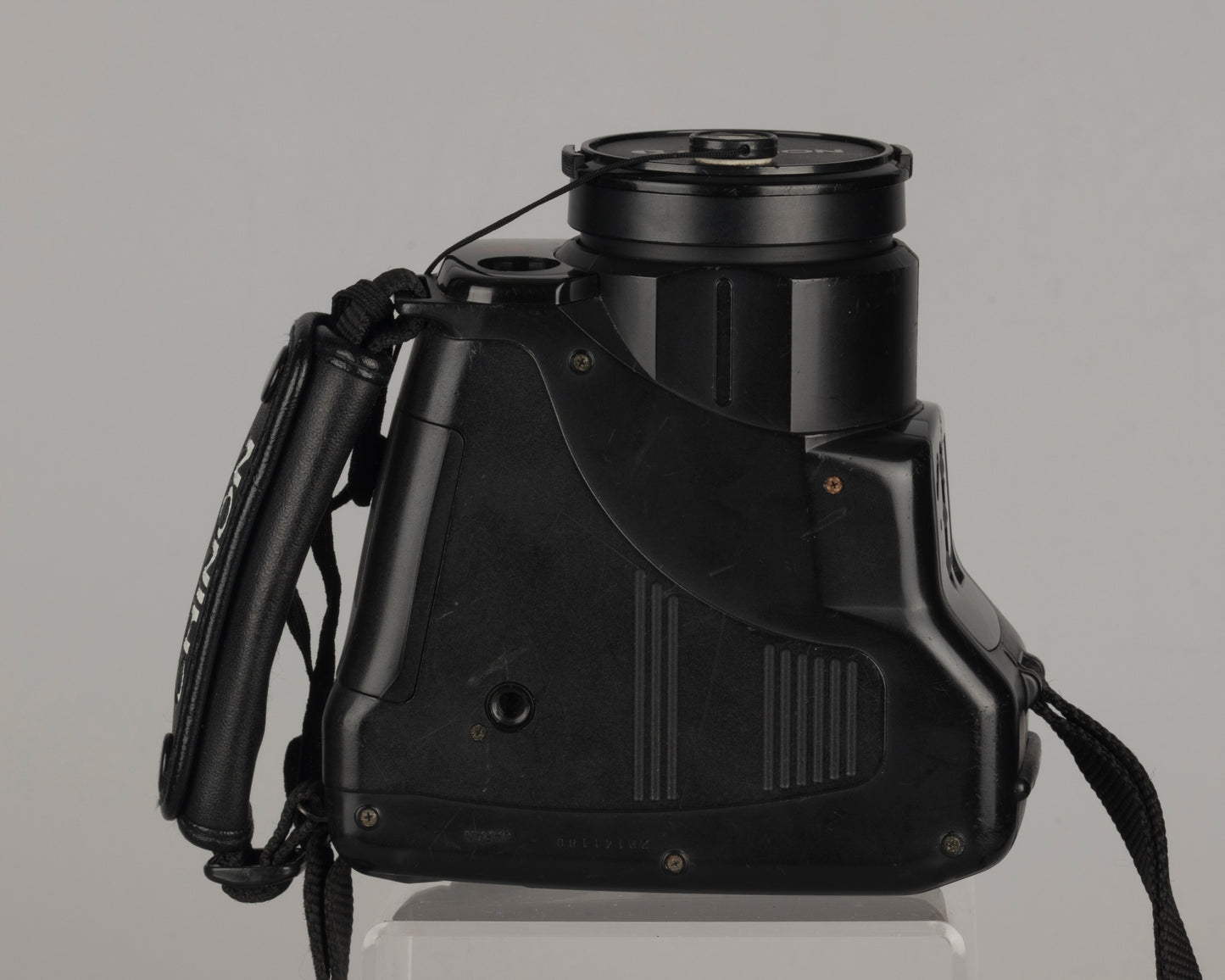 Reflex à film 35 mm Chinon Genesis III 'bridge' avec objectif 38-110 mm