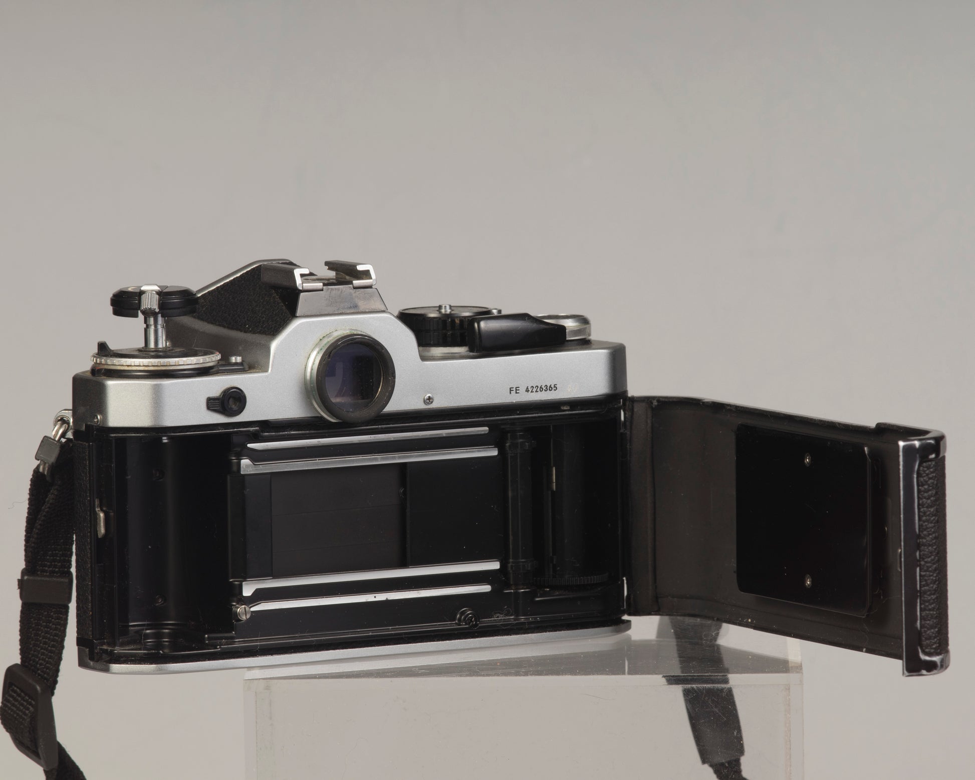 Nikon FE 35mm film SLR camera with 50mm lens - Main Image