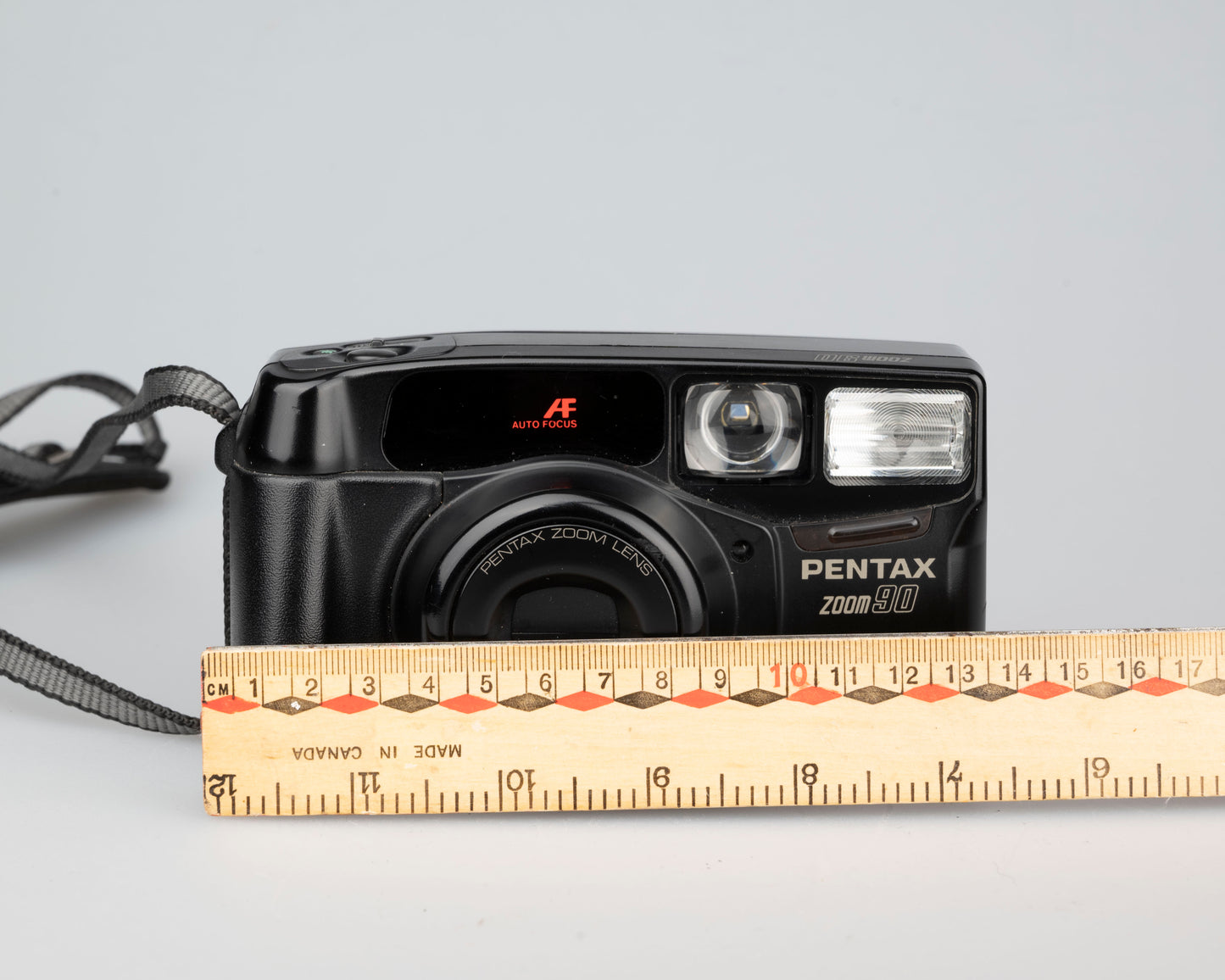 Pentax Zoom90 35mm camera w/ case (serial 8519264)