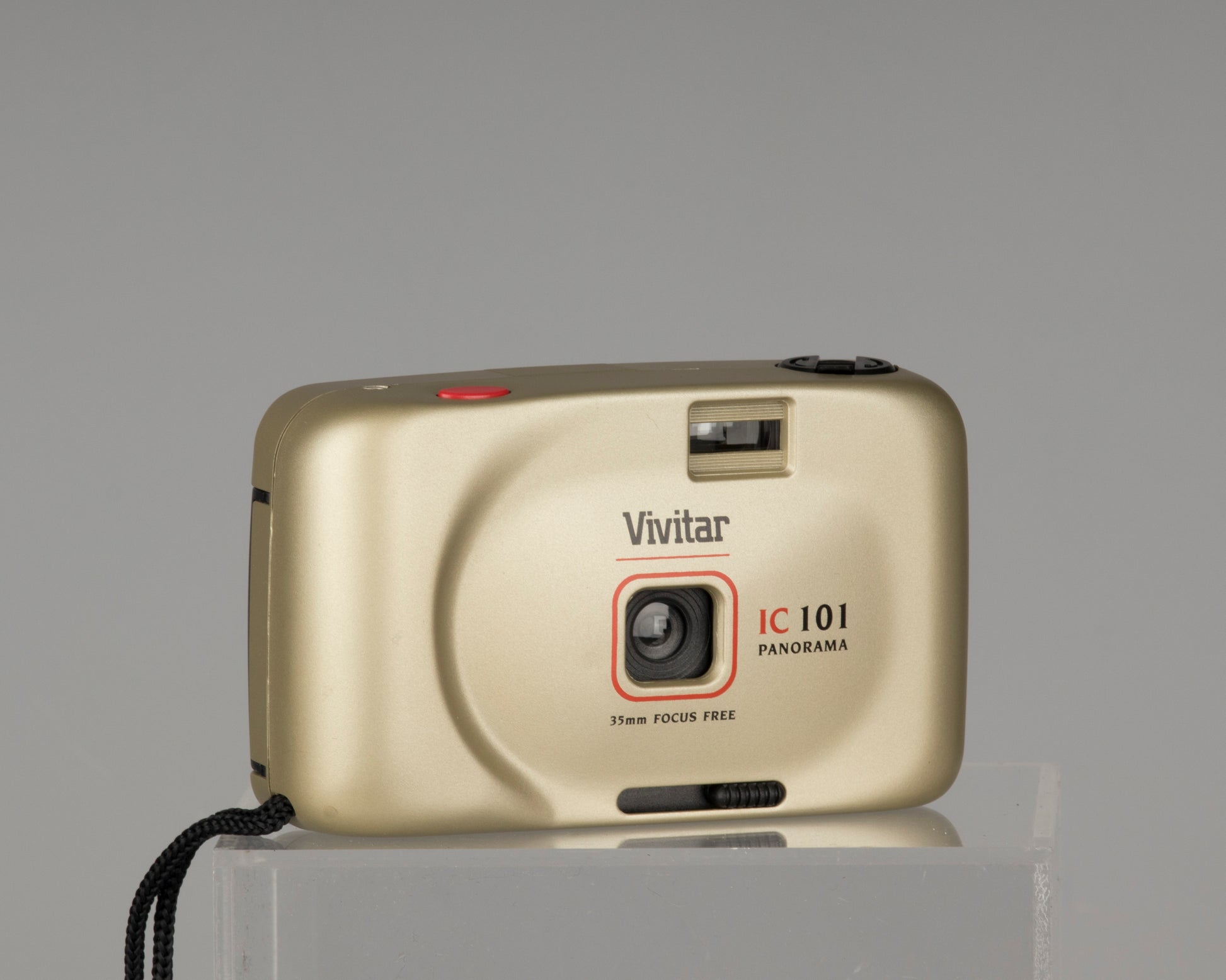 Vivitar IC 101 Panarama 35mm focus free camera