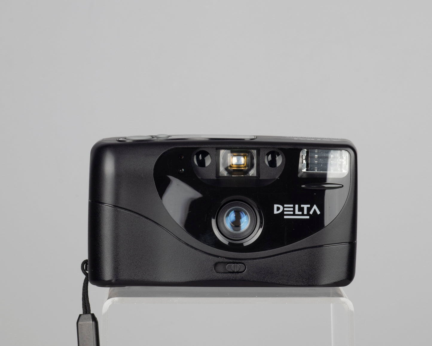 The Astral Delta: a Canadian 35mm autofocus point-and-shoot camera from the 1990s
