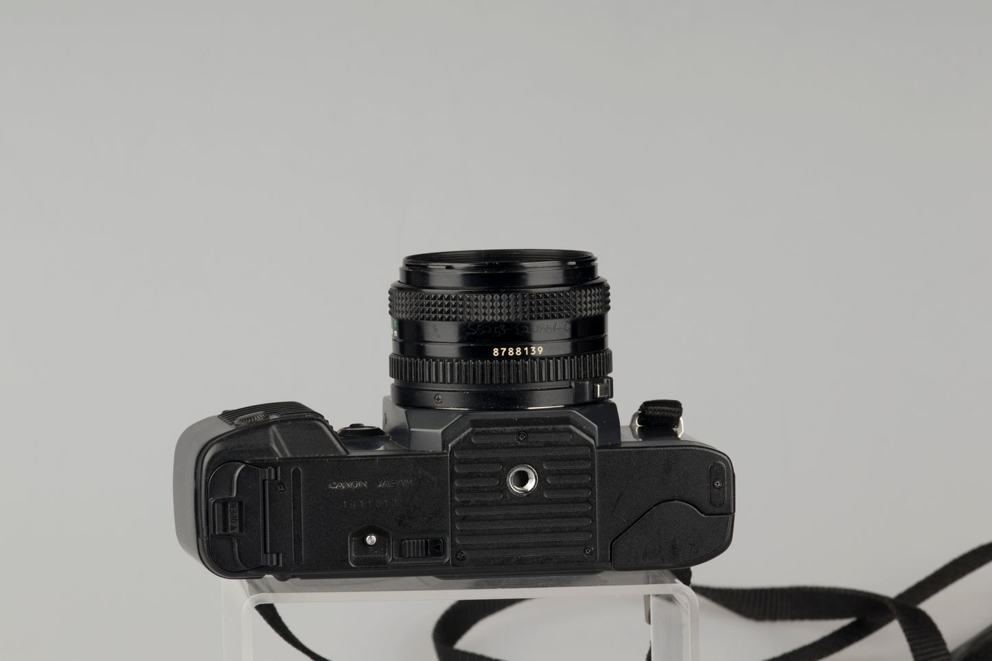 Canon T70 35 mm SLR avec objectif 50 mm f1.8 et étui toujours prêt