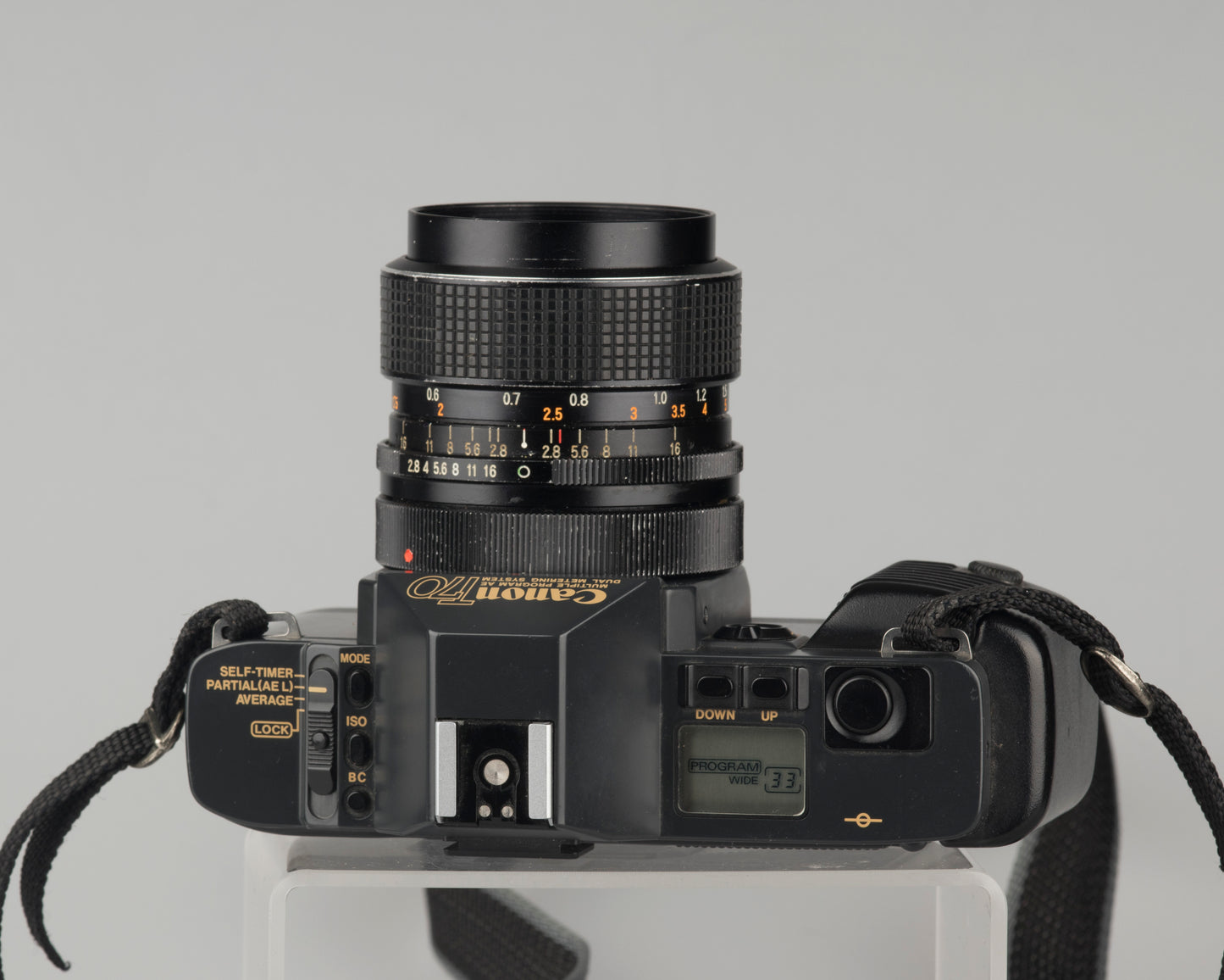 Canon T70 35 mm SLR avec objectif grand angle 35 mm f2.8