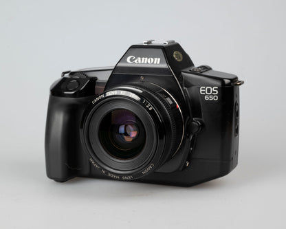 Canon EOS 650 SLR 35 mm avec objectif EF 28 mm f2.8 (série 1051453)