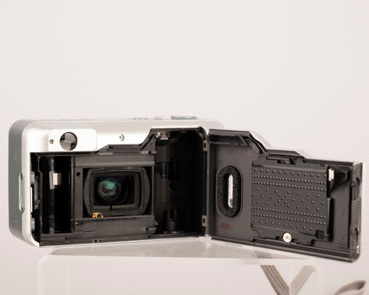 Canon Sure Shot 105u 35mm camera (serial 8014098)