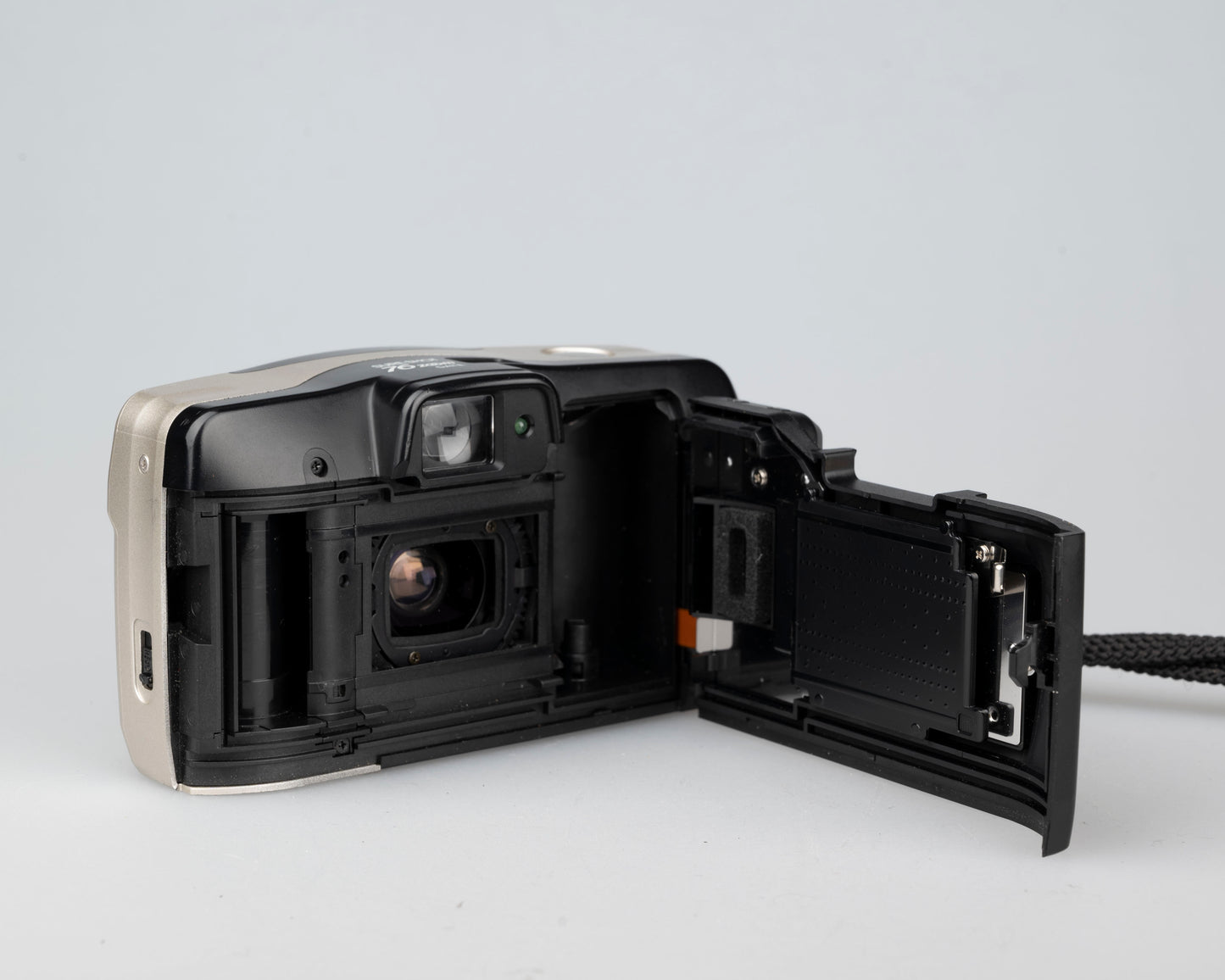 Canon Sure Shot 76 Zoom Date 35mm film camera w/ case (serial 4665893)