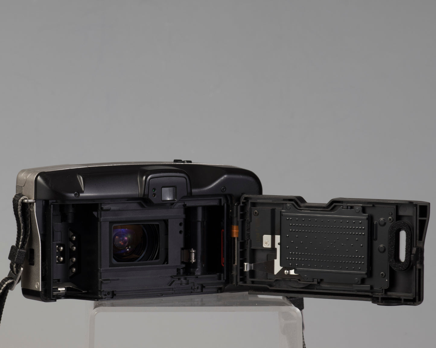 Canon Sure Shot Z135 35mm film camera (serial 6003033)