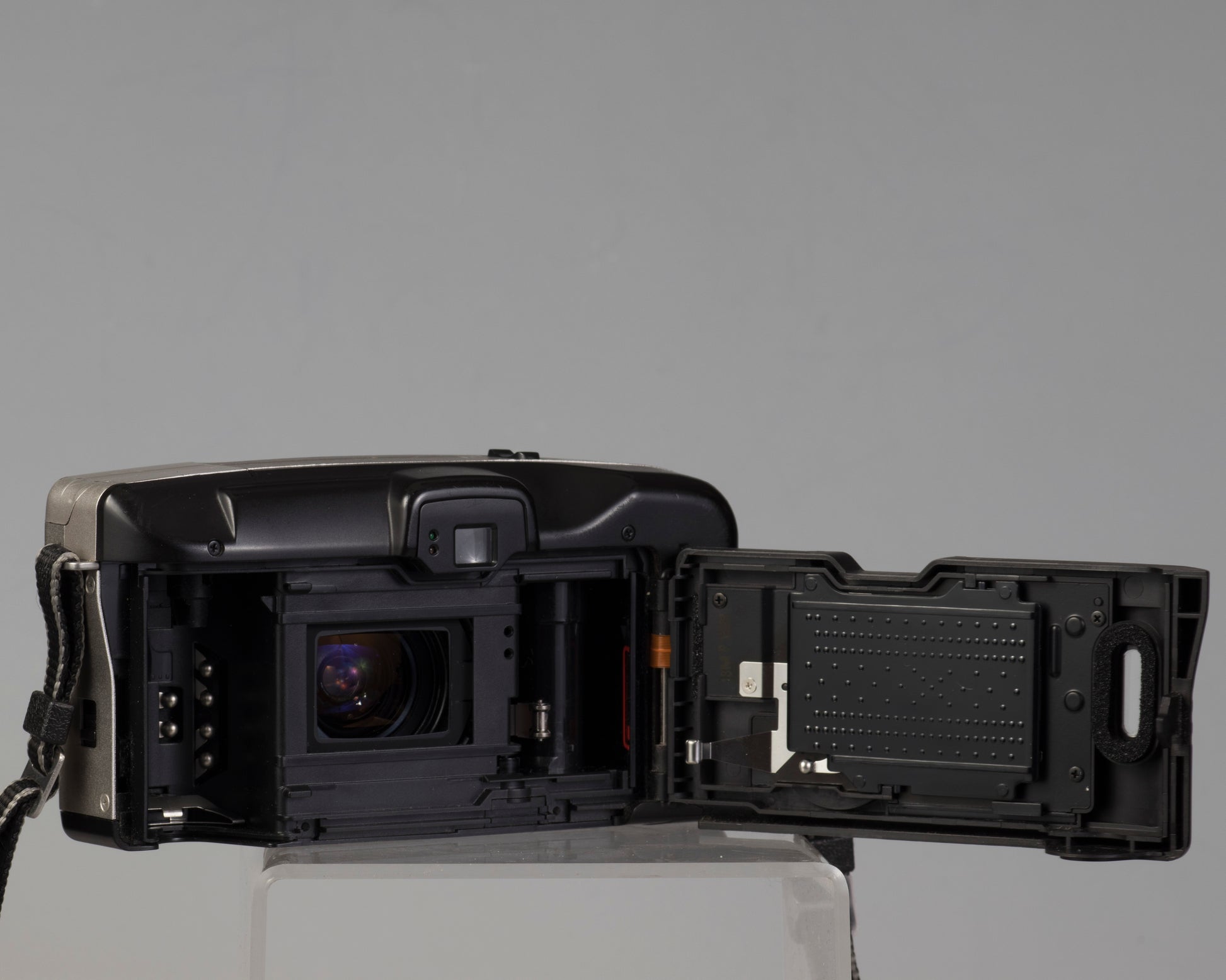 Here is the Canon Sure Shot XL, a rare 35mm point & shoot Here is the Canon Sure Shot XL, a rare 35mm point & shoot