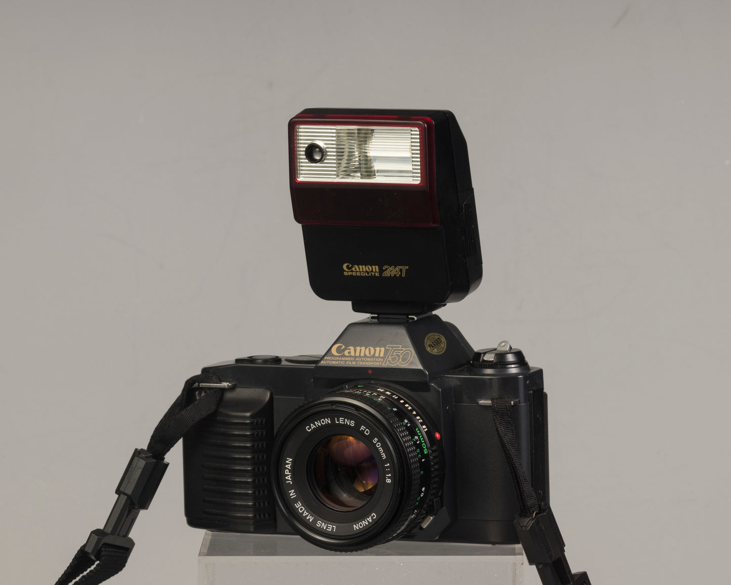 Reflex Argentique 24 x 36 Canon T50 Objectif Cosina 28 mm Reflex Argentique 24 x 36 Canon T50 Objectif Cosina 28 mm
