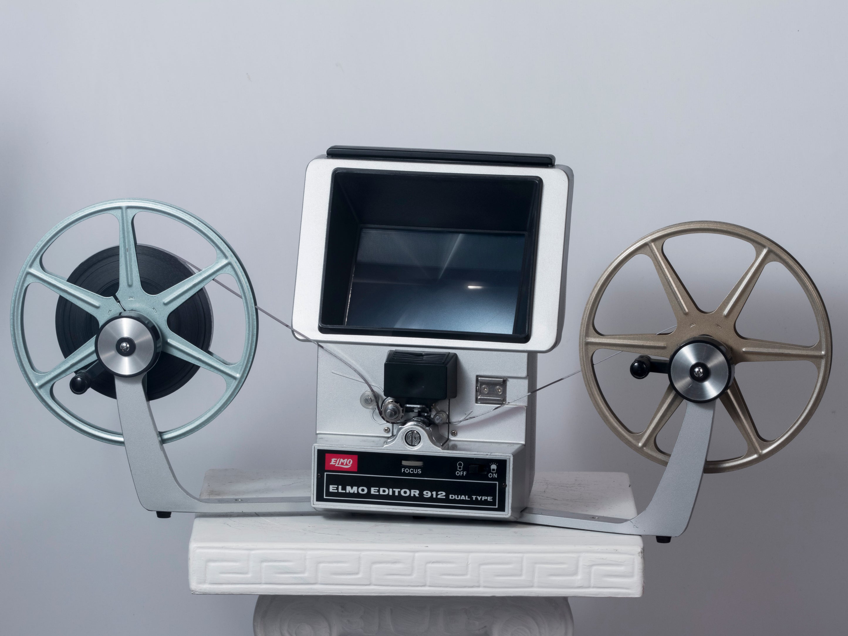 Elmo Editor 912 Dual Type Super 8 and 8mm viewer/editor – New Wave Pool