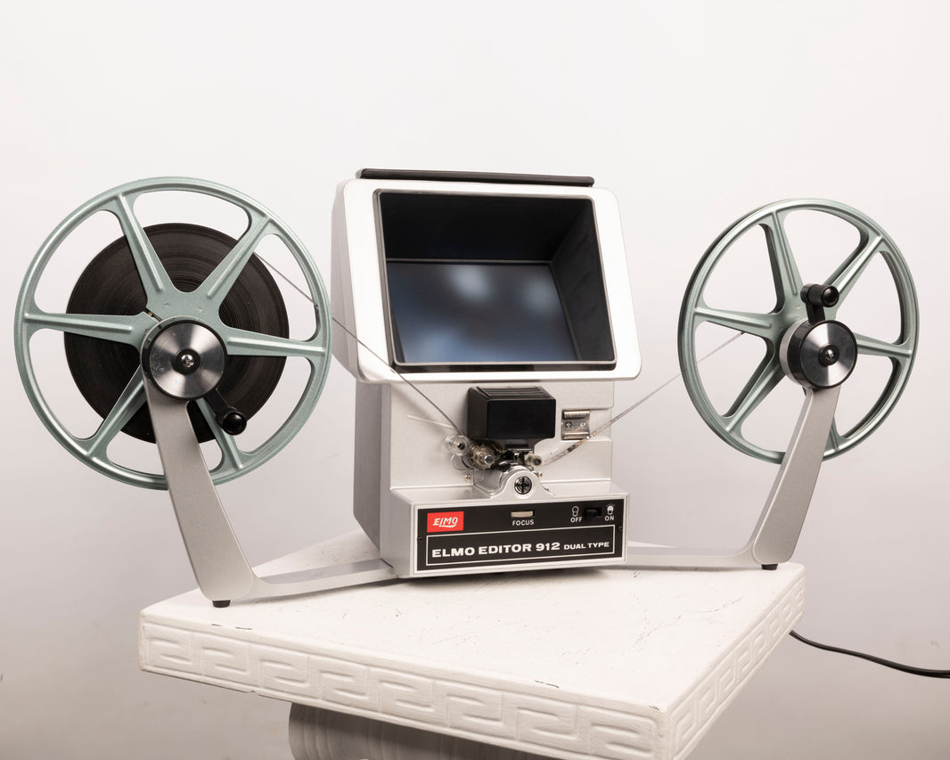 Projecteur muet 8 et super 8 AGFA Movector Dual + films Projecteur muet 8 et super 8 AGFA Movector Dual + films
