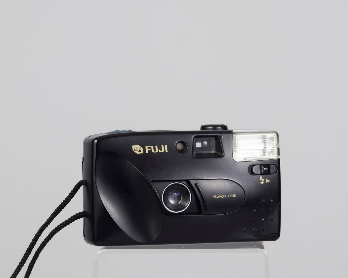 The Fujifilm DL-8 (aka DL-7 Plus) is a basic compact 35mm film camera