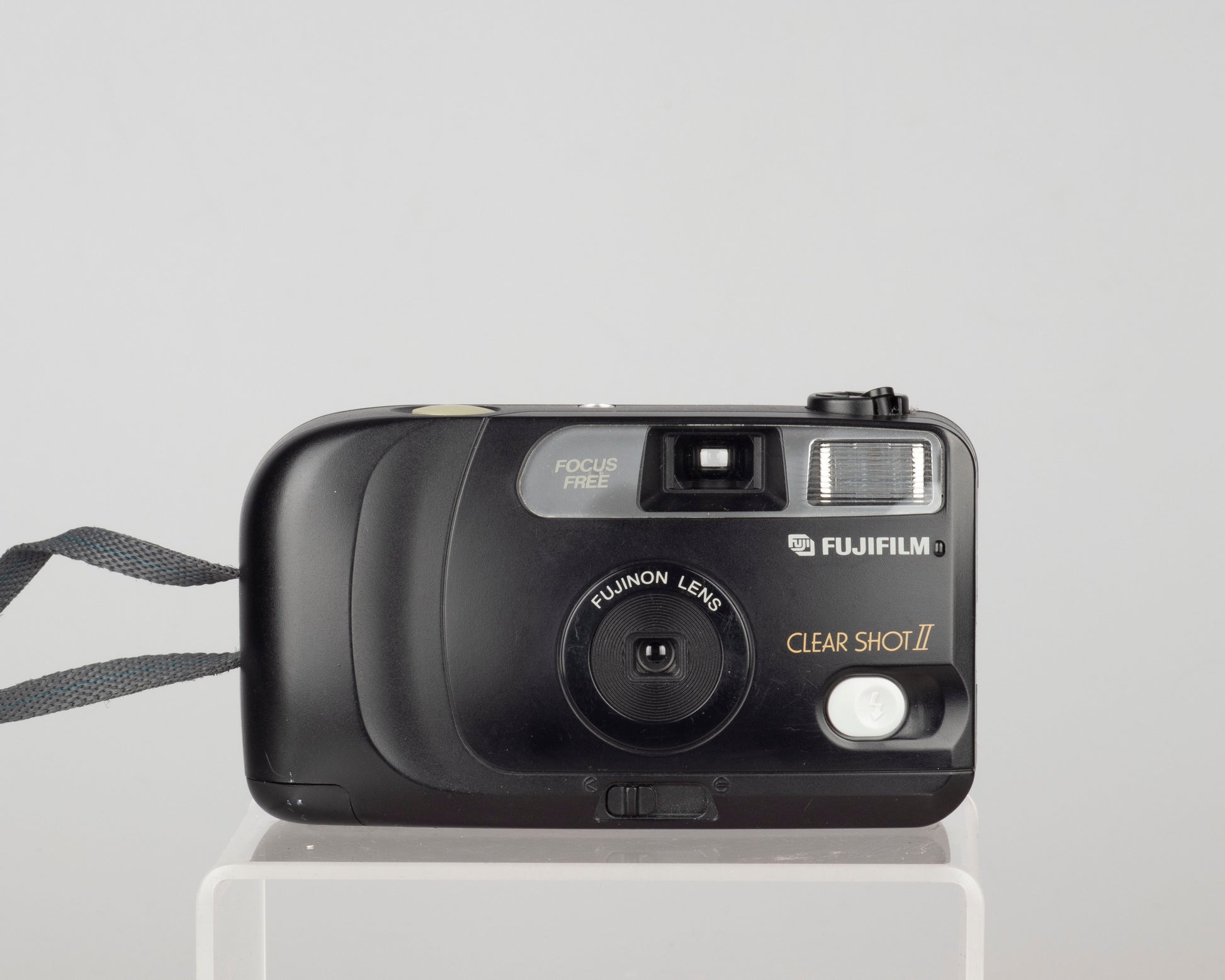The Fujifilm Clear Shot II (aka Smart Shot II) is an entry-level 35mm point-and-shoot camera from circa 1997