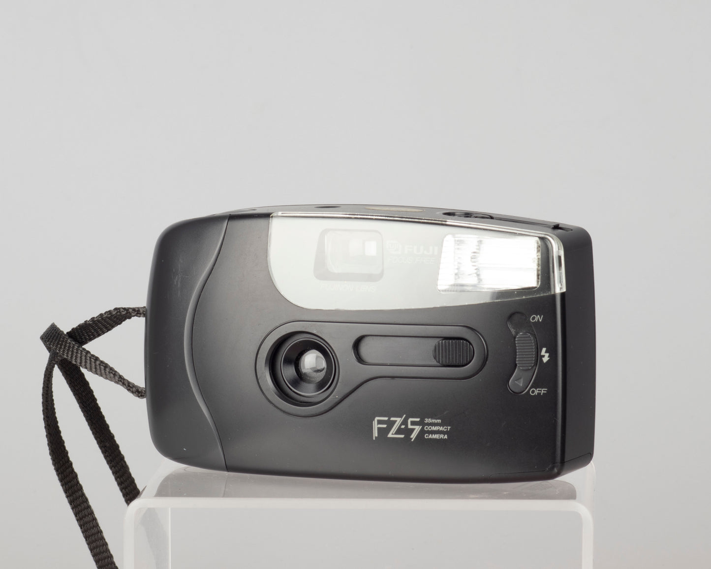 Fuji FZ-5 35mm film camera (serial 30325088)
