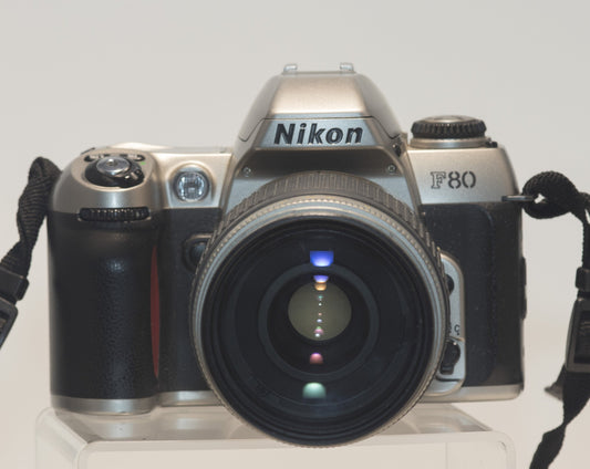 Reflex Nikon F80 35 mm