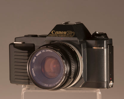 Canon T50 camera + Speedlite flash