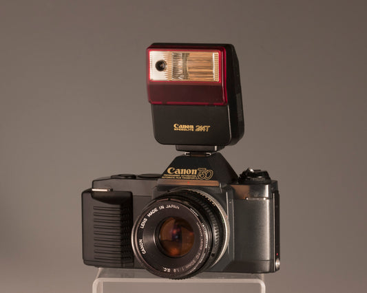 Appareil photo Canon T50 + flash Speedlite