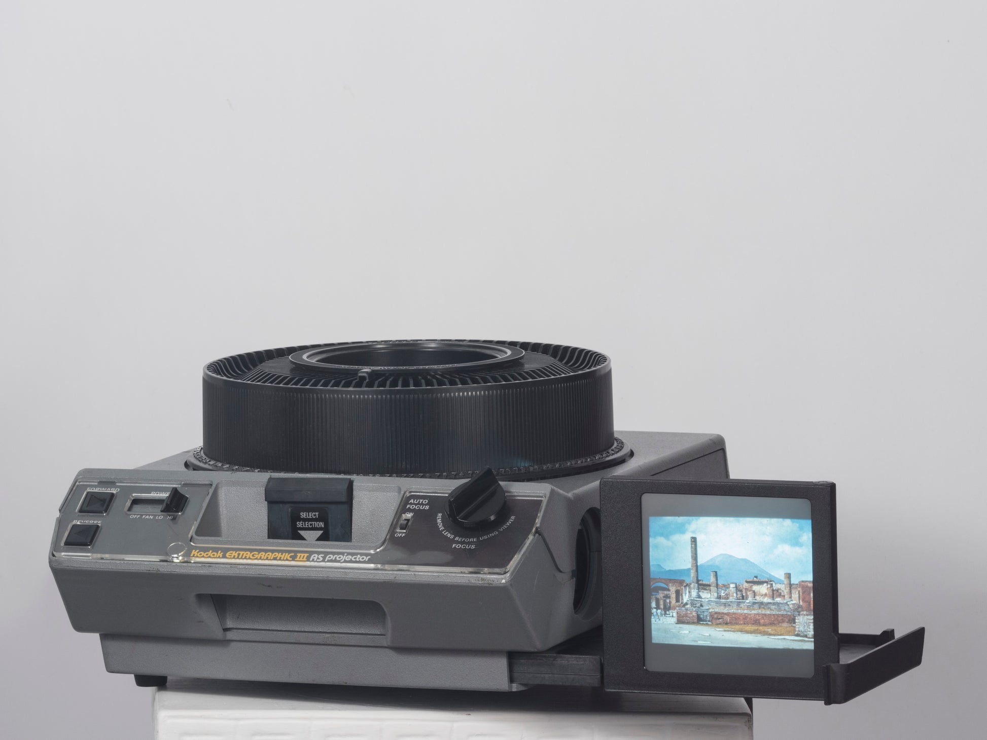 Kodak Ektagraphic Slide Projector Model E-2 - proiettore per diapositive  35mm - Industria, manifattura, artigianato, Eastman Kodak Co. – Patrimonio  scientifico e tecnologico – Lombardia Beni Culturali