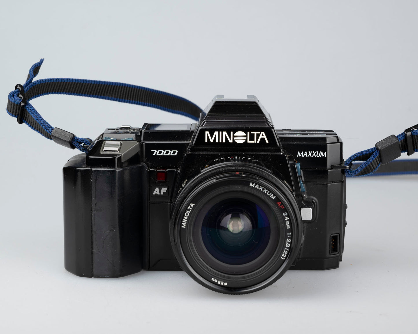 Minolta Maxxum 7000 Reflex à film 35 mm avec objectif 24 mm f2.8 (série 13102031)